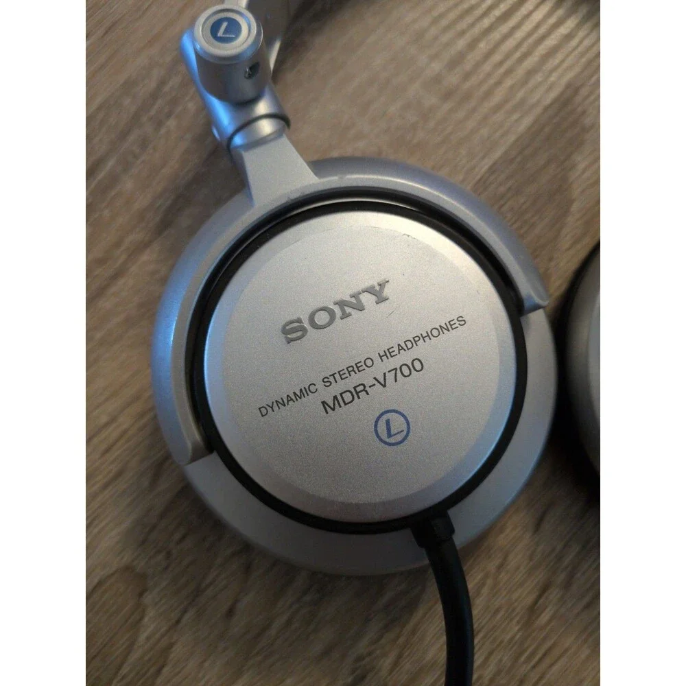 Sony MDR V700 Professional DJ Headphones Silver w/ 1/4” Plug Adapter